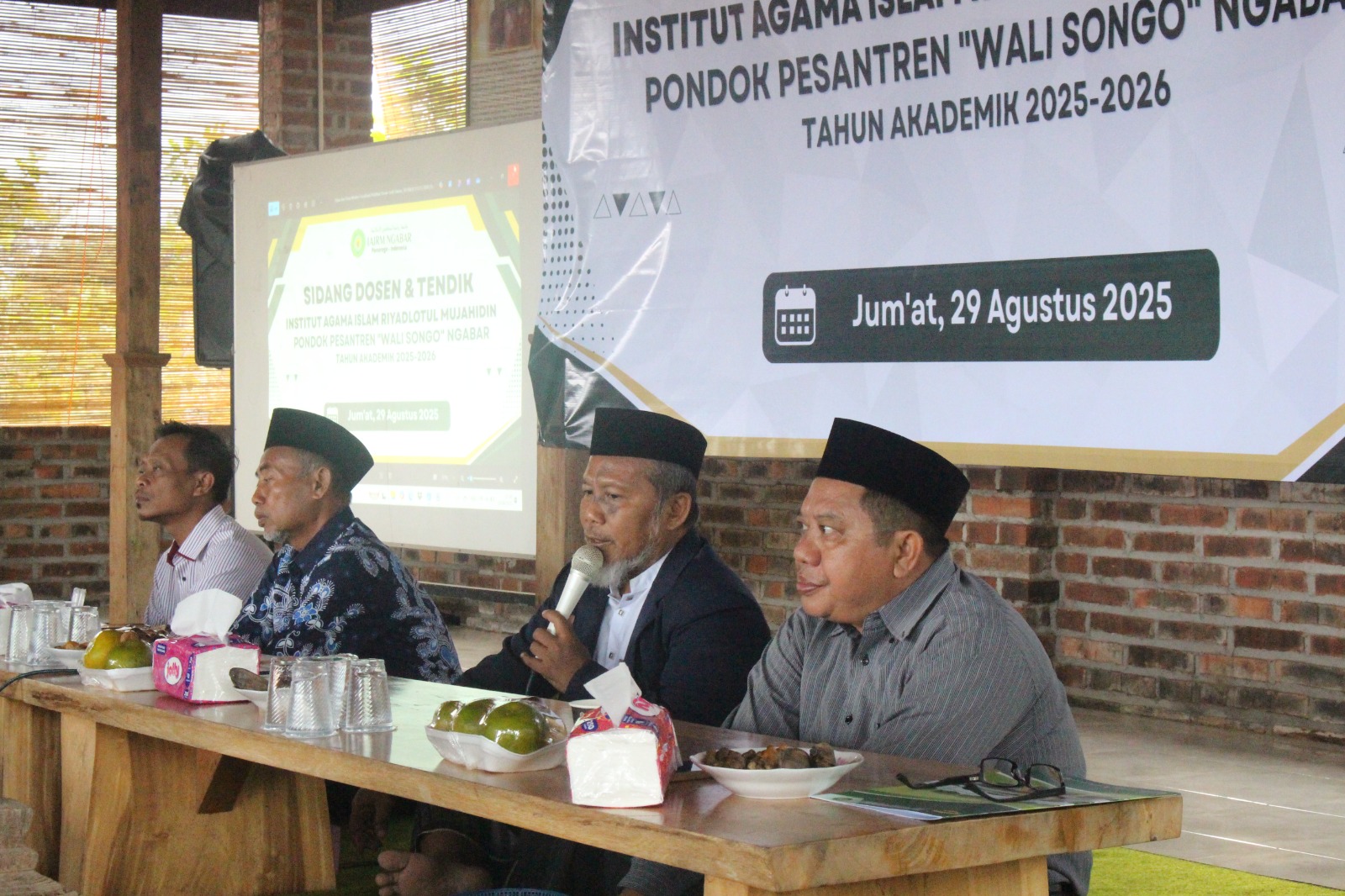 SIDANG DOSEN & TENDIK INSTITUT AGAMA ISLAM RIYADLOTUL MUJAHIDIN NGABAR TAHUN AKADEMIK 2025-2026