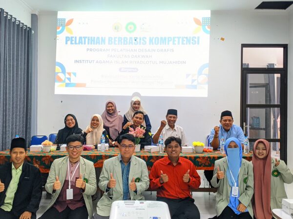 Pelatihan Berbasis Komputer Program Pelatihan Desain Grafis Fakultas Dakwah IAIRM Ngabar Dengan Balai latihan Kerja Komunitas Pondok Pesantren Wali Songo Ngabar