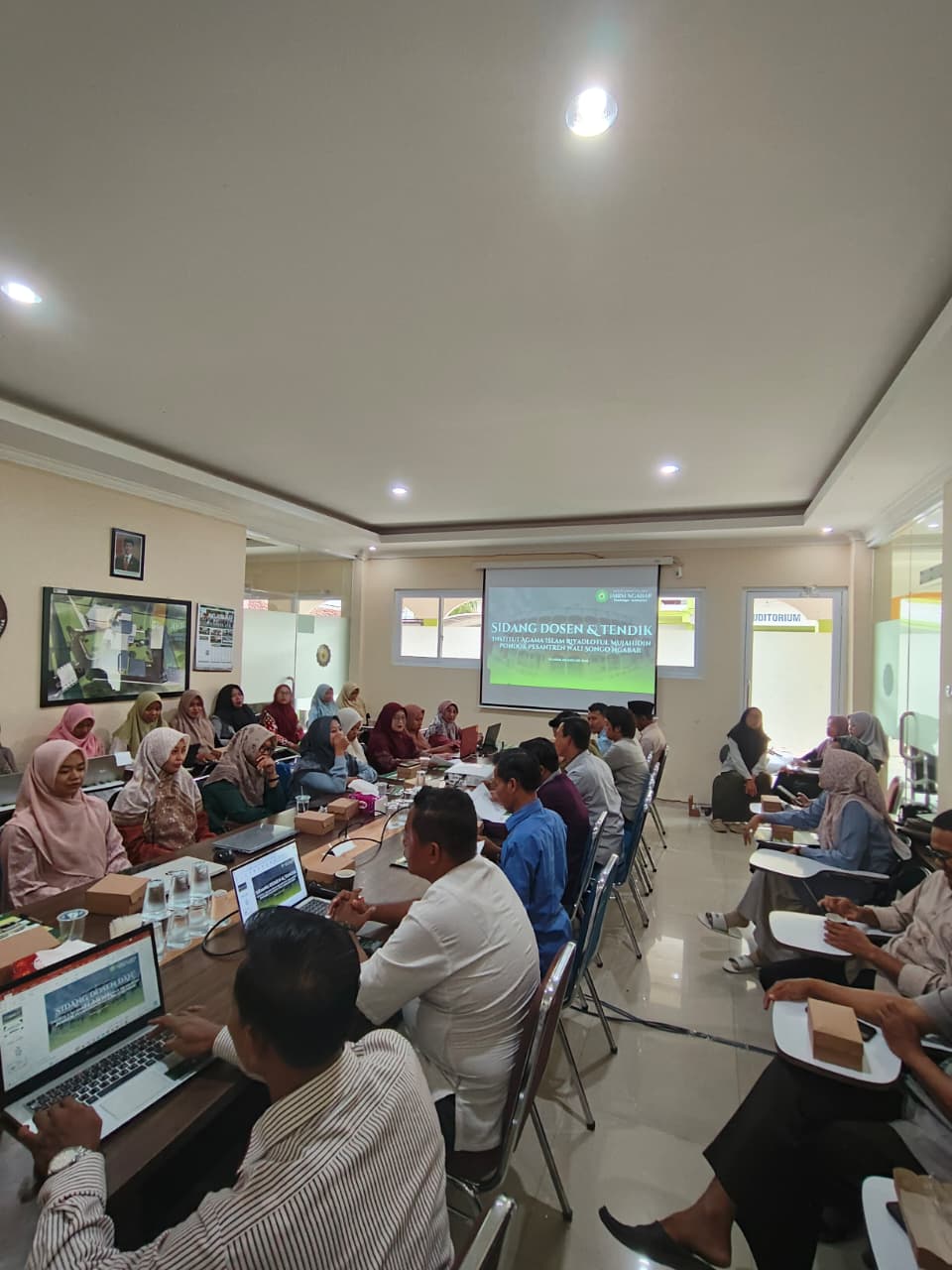 Sidang Dosen dan Tendik Semester Genap IAIRM Ngabar Sidang Dosen dan Tendik Semester Genap IAIRM Ngabar
