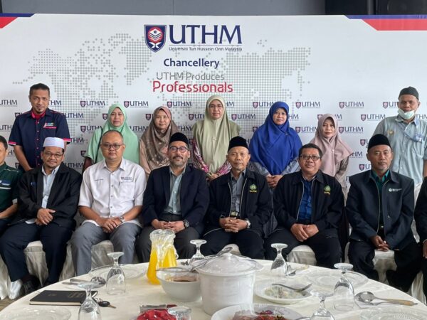 Memperluas Cakrawala Akademik: Benchmarking Internasional Prodi Hukum Ekonomi Syariah IAIRM Ngabar di UTHM Malaysia