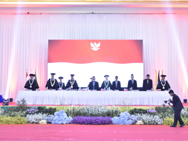 IAI Riyadlotul Mujahidin Ngabar Gelar Wisuda Sarjana Srata (1)