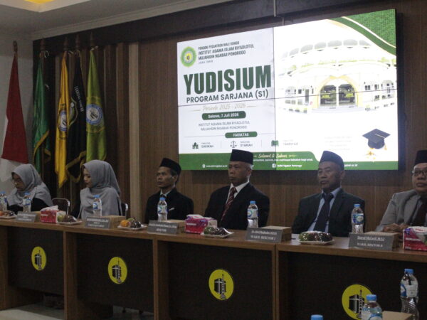 Tiga Fakultas kampus IAI Riyadlotul Mujahidin Ngabar menggelar kegiatan Yudisium Program Sarjana (S1)